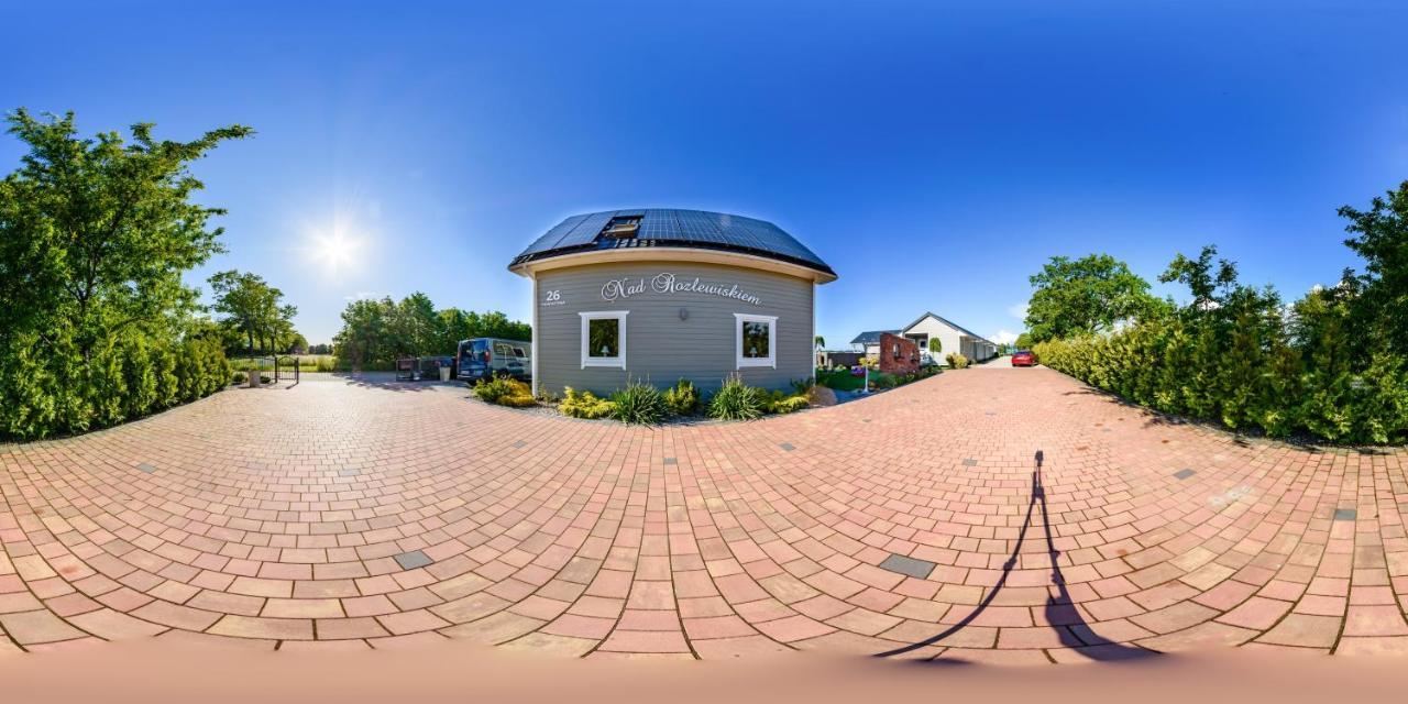 Domki Nad Rozlewiskiem Basen, Malpi Gaj W Swietlicy - Wszystko Dla Dzieci Sarbinowo Exterior foto